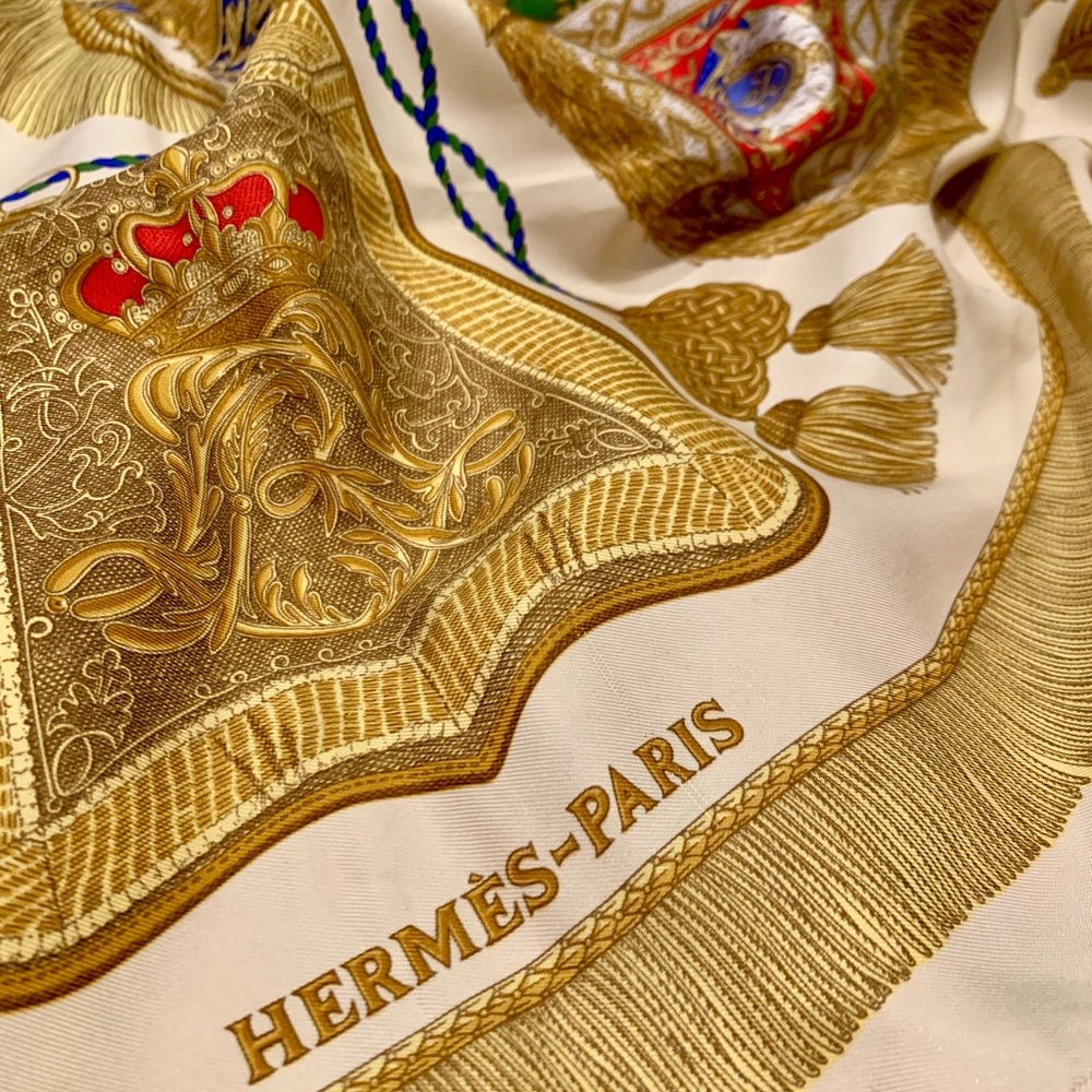 Vintage HERMÈS SILK SCARF